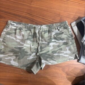 Green Camouflage Casual Shorts